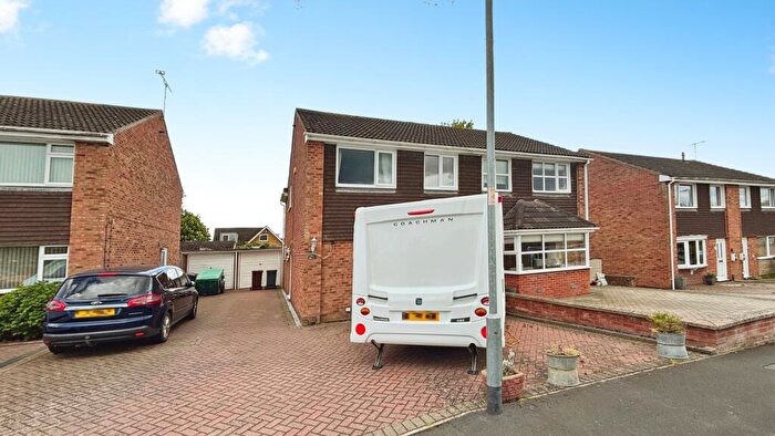 3 Bedroom Semi-Detached House For Sale In Harwich Close, Lincoln, LN5