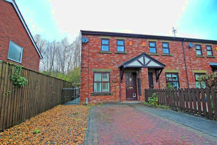 2 Bedroom Town House To Rent In Lightbown Street Darwen, BB3