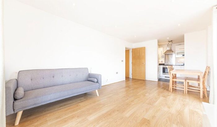 2 Bedroom Flat For Sale In Turner Street, Canning Town, E16