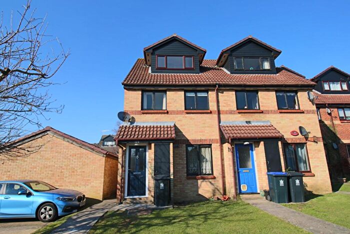 2 Bedroom Maisonette To Rent In Maypole Road Taplow Buckinghamshire, SL6