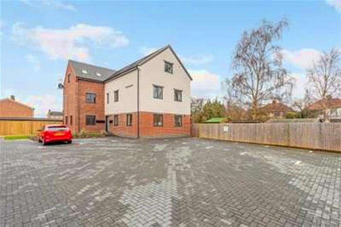 1 Bedroom Flat To Rent In Spencer Avenue, Yarnton, OX5