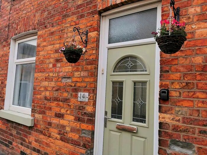 4 Bedroom Terraced House To Rent In Clark Street, Scarborough, YO12