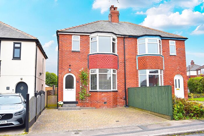 3 Bedroom Semi-Detached House For Sale In Harlow Crescent, Harrogate, HG2