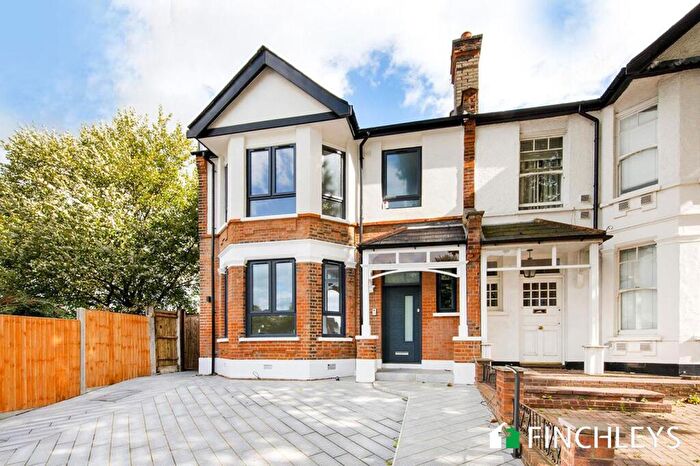 2 Bedroom Apartment For Sale In High Road, East Finchley, N2