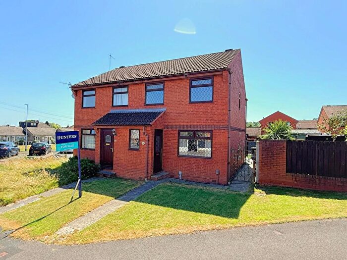 3 Bedroom Semi-Detached House For Sale In Dawsons Corner, Stanningley, Pudsey, LS28