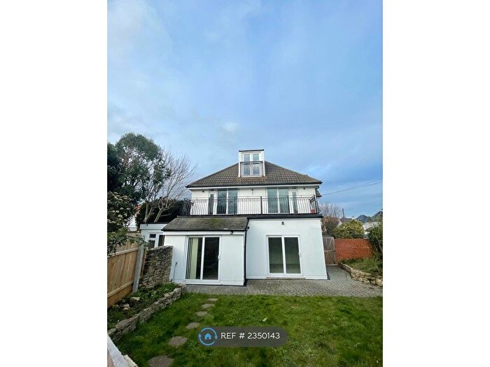 2 Bedroom Flat To Rent In Stourcliffe Avenue, Bournemouth, BH6