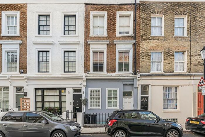 2 Bedroom Maisonette For Sale In Princedale Road, Holland Park, W11