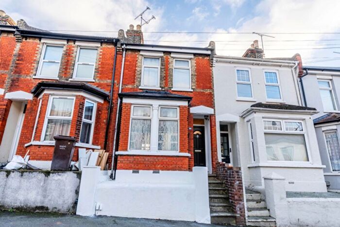 3 Bedroom Terraced House To Rent In Cecil Road, Rochester, ME1