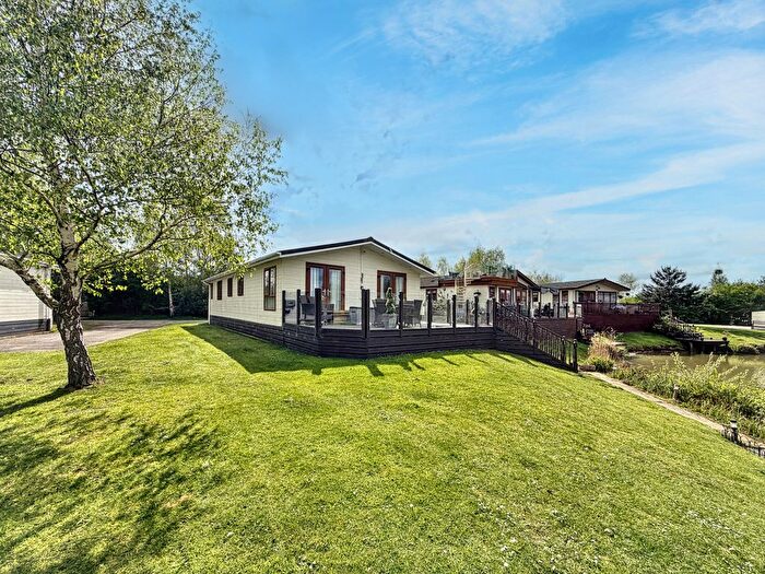 2 Bedroom Lodge For Sale In Kirkgate, Tydd St. Giles, Wisbech, PE13