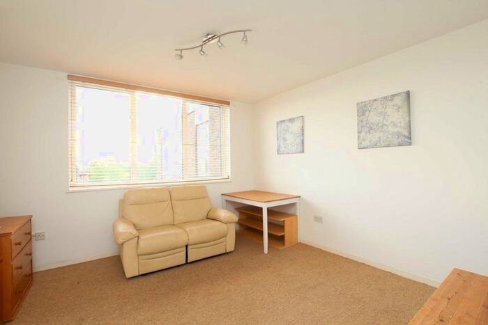 Studio To Rent In Boundary Road, London, NW8