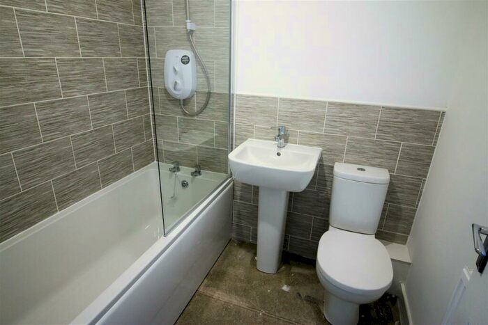 5 Bedroom Private Hall To Rent In St Georges Walk, St. Georges Quay, Lancaster, LA1