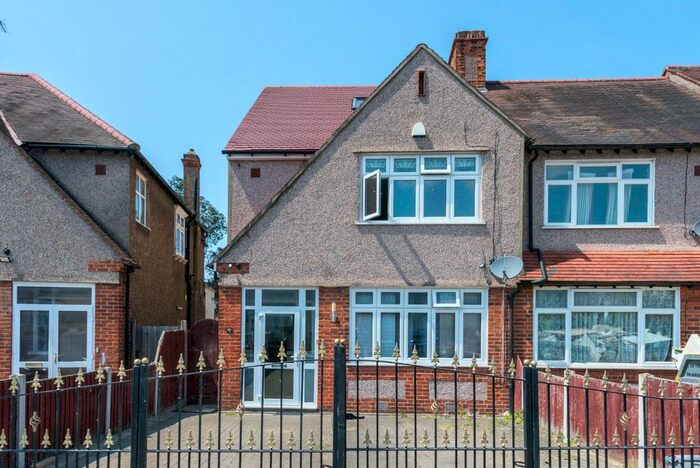 2 Bedroom Flat To Rent In Chelford Road, Bromley, BR1