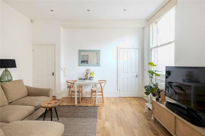 2 Bedroom Apartment To Rent In Croxted Road, London, SE21