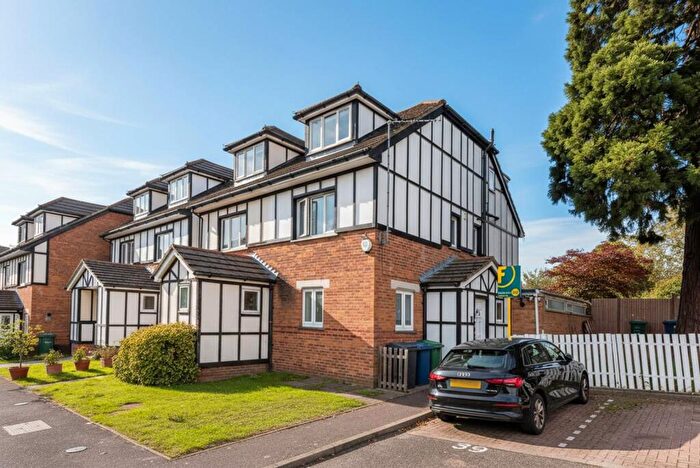 4 Bedroom Semi-Detached House For Sale In Heton Gardens, Hendon, London, NW4