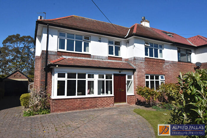 5 Bedroom Semi-Detached House For Sale In Whitburn Road, Cleadon, SR6