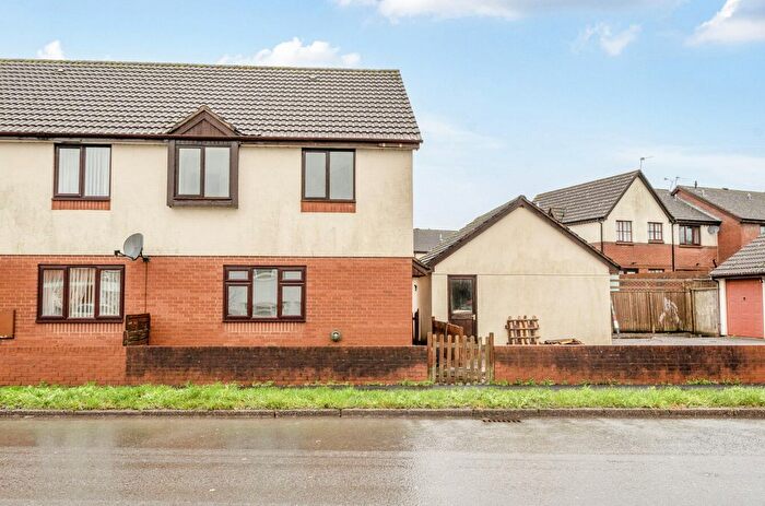 3 Bedroom Semi-Detached House To Rent In Exeter Road, Cullompton, Devon, EX15