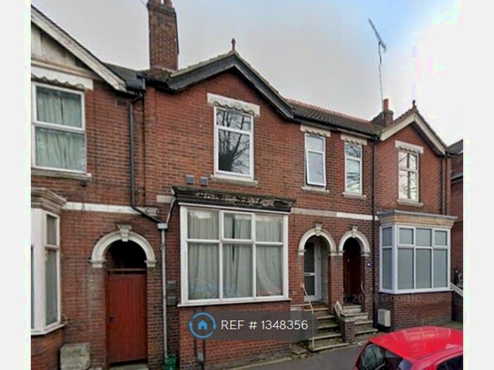 4 Bedroom Terraced House To Rent In Mersea Road, Colchester, CO2