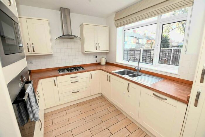 3 Bedroom Semi-Detached House For Sale In Wellsford Avenue, Solihull, B92