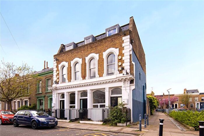 2 Bedroom Flat For Sale In Lord Palmerston Apartments, Hewlett Road, Bow, London, E3