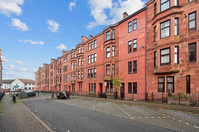2 Bedroom Flat To Rent In Amisfield Street, Flat -, North Kelvinside, Glasgow, G20