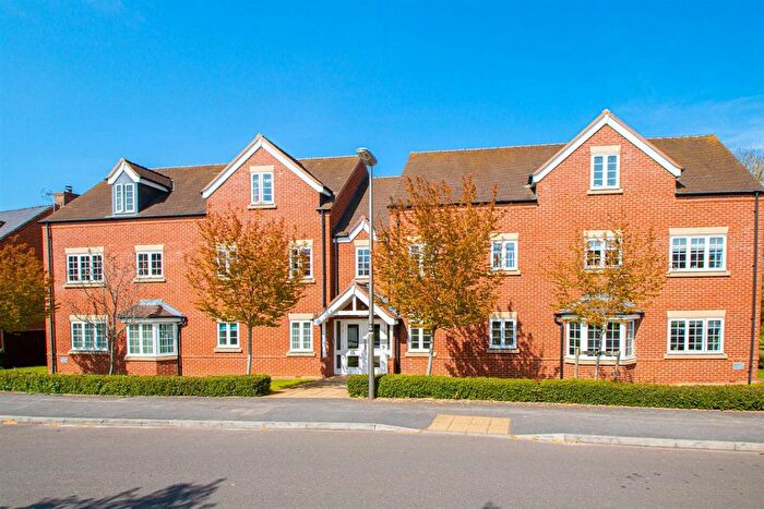 2 Bedroom Flat To Rent In Dean Forest Way, Broughton, MK10