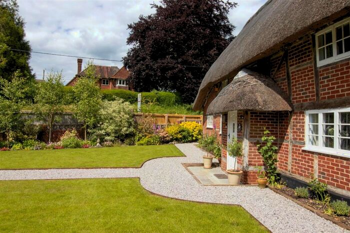 3 Bedroom Detached House For Sale In Rivers Keep, Itchen Stoke, Alresford, SO24