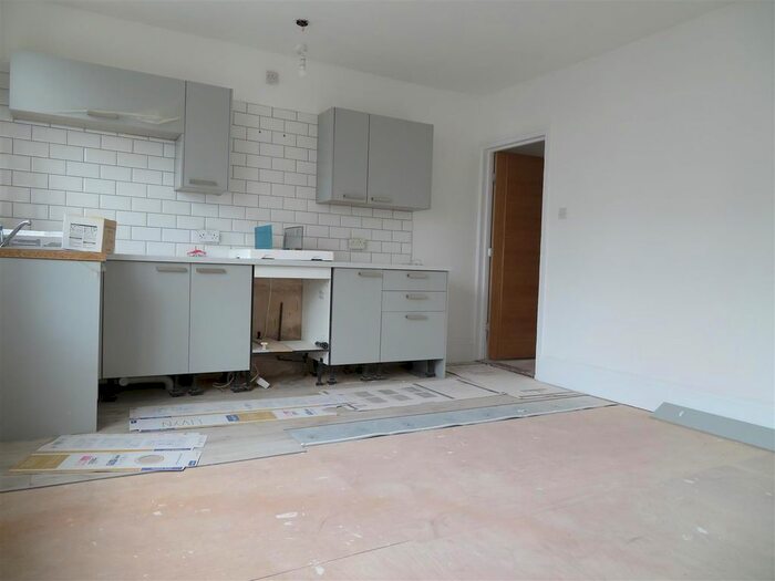 2 Bedroom Flat To Rent In Havant Road, Drayton, Portsmouth, PO6