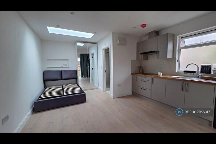 Studio To Rent In Ewell, Epsom, KT17