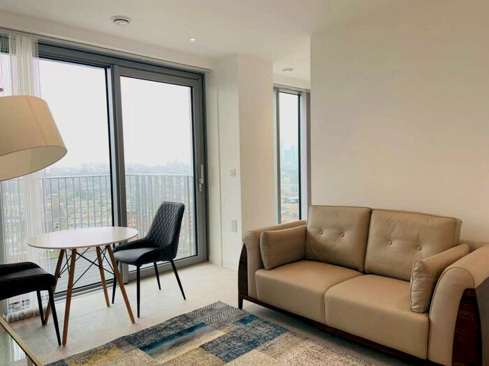 Studio To Rent In The Silk District, London, E1