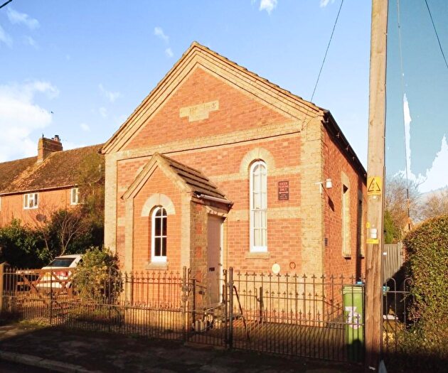 2 Bedroom Detached House To Rent In The Green, Aylesbury, Buckinghamshire, HP22