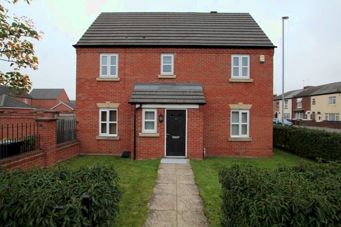 3 Bedroom Semi-Detached House To Rent In Horninglow Road, Burton-On-Trent DE14