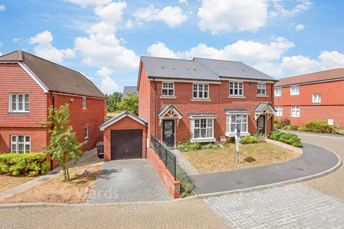 3 Bedroom Semi-Detached House For Sale In Bermelie Fields, Barming, Maidstone, Kent, ME16