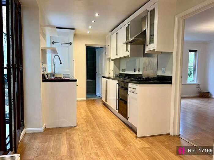 2 Bedroom Apartment To Rent In Belvedere Road, London, SE19