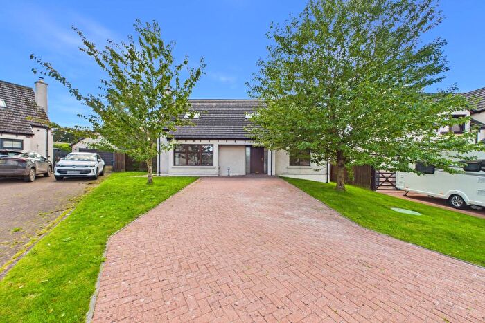 4 Bedroom Detached House For Sale In Raeburn Common, Lanark, ML11