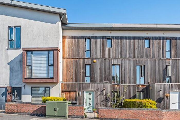 4 Bedroom Town House For Sale In Merton Rise, Basingstoke, RG24