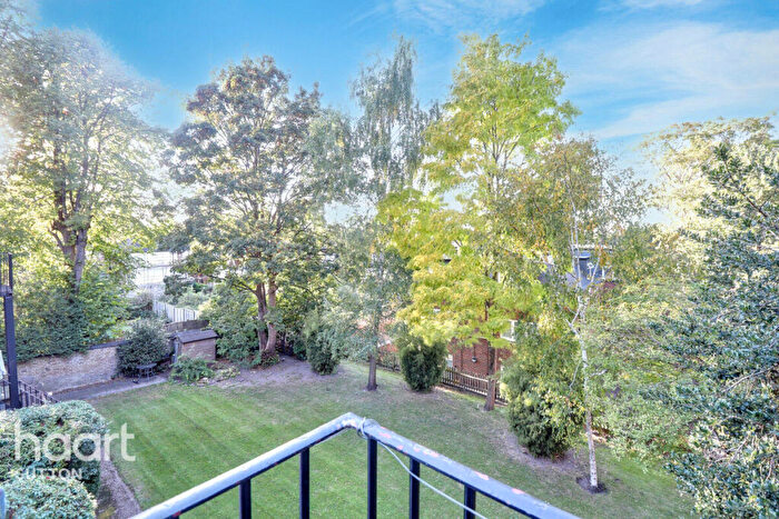 2 Bedroom Flat For Sale In Cheam Road, Sutton, SM1