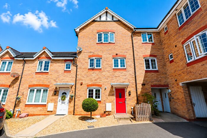 4 Bedroom Town House For Sale In Pear Tree Close, Wesham, Preston, PR4