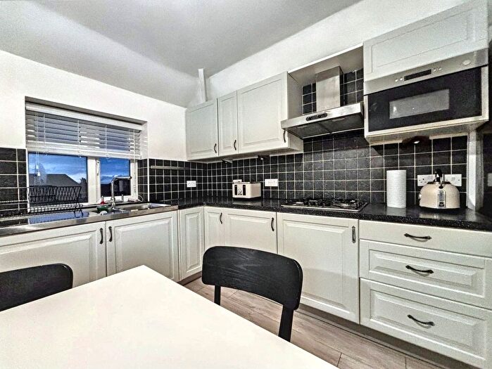 1 Bedroom Flat To Rent In A Hillfields Avenue, Bristol, BS16