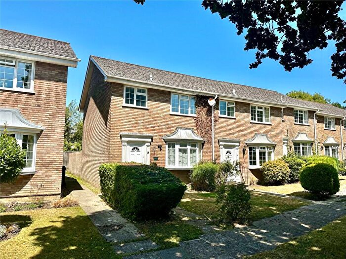 3 Bedroom End Of Terrace House For Sale In Grafton Gardens, Pennington, Lymington, Hampshire, SO41