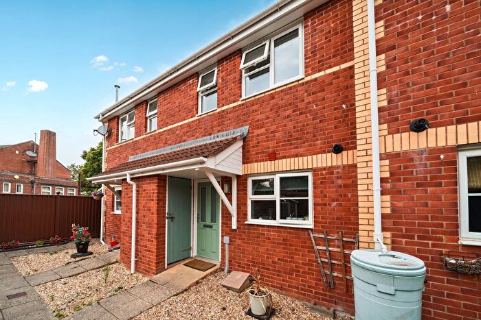 3 Bedroom Terraced House For Sale In Buddle Lane, Exeter, Devon, EX4