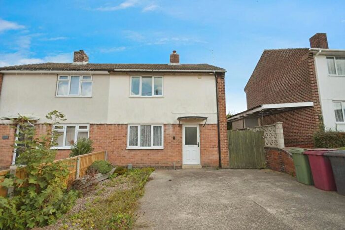 3 Bedroom Semi-Detached House For Sale In North Side, New Tupton, Chesterfield, S42