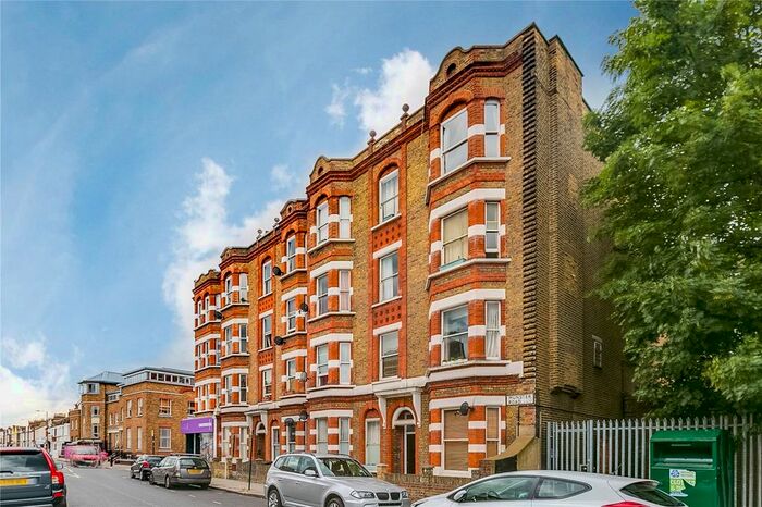1 Bedroom Flat To Rent In Munster Road, Fulham, SW6