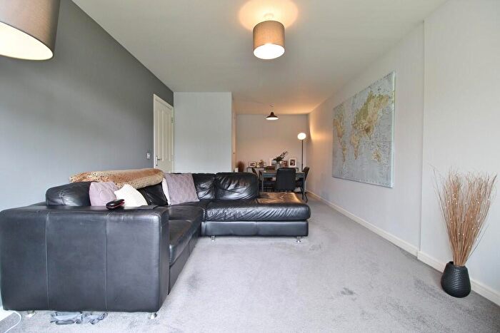 2 Bedroom Apartment For Sale In Stretford Road, Manchester, M15
