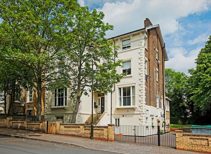 2 Bedroom Flat To Rent In Belvedere Road, Upper Norwood, London, SE19