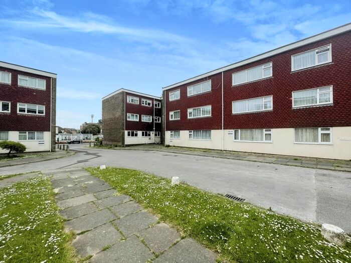 2 Bedroom Flat To Rent In Sompting Road, Lancing, BN15