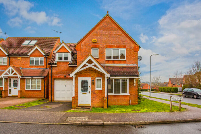 3 Bedroom Detached House To Rent In Embleton Way, Buckingham, MK18