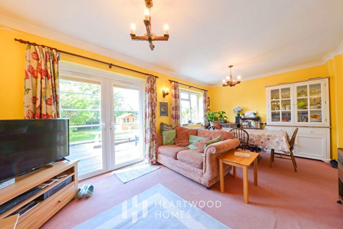 4 Bedroom Detached House For Sale In Watling Knoll, Radlett, WD7