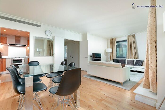 2 Bedroom Flat To Rent In Discovery Dock East, Canary Wharf, London, E14