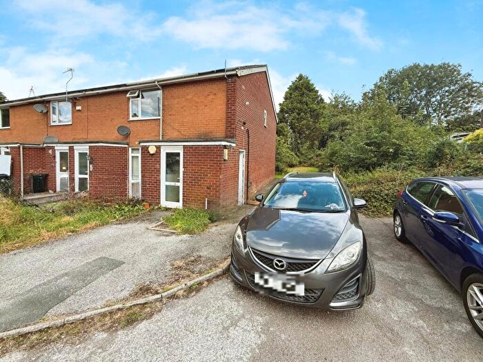 1 Bedroom Apartment For Sale In Fence Street, Great Moor, Stockport, Cheshire, SK2