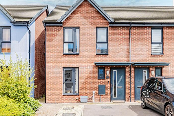 3 Bedroom End Of Terrace House For Sale In Heol Penygraig, Barry, CF62